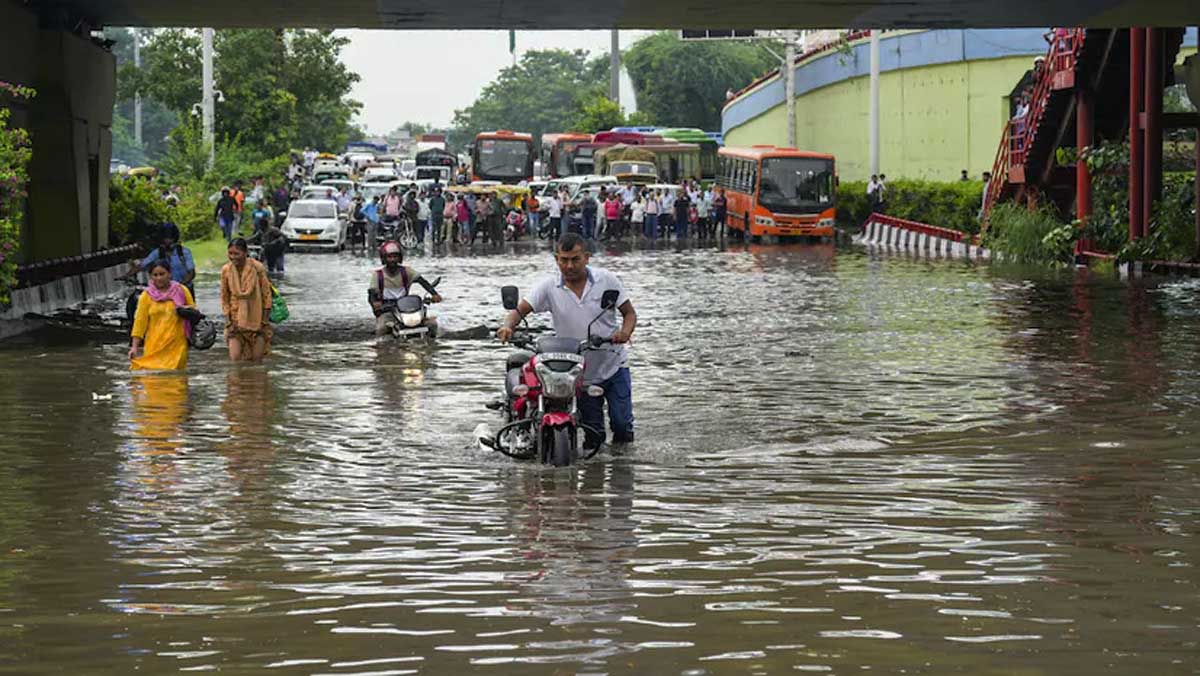 Heavy Rain in Delhi Today
